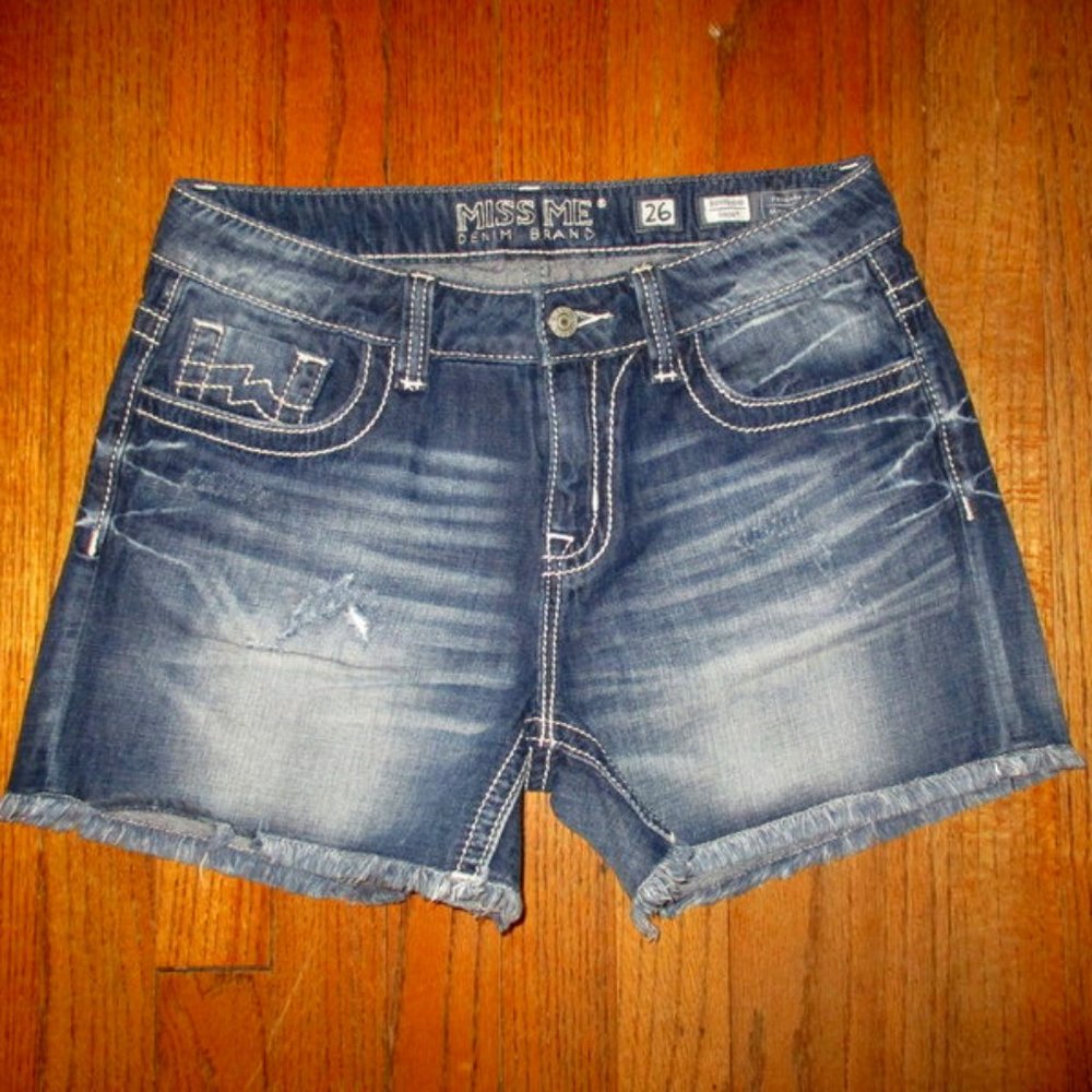MISS ME Boyfriend Mid-Rise Shorts Sz 26